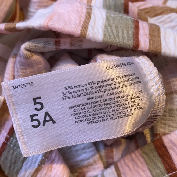 Carter’s stripes jumpsuit for 5 yrs old girls . Perfect for summer season - Picture 3 of 4